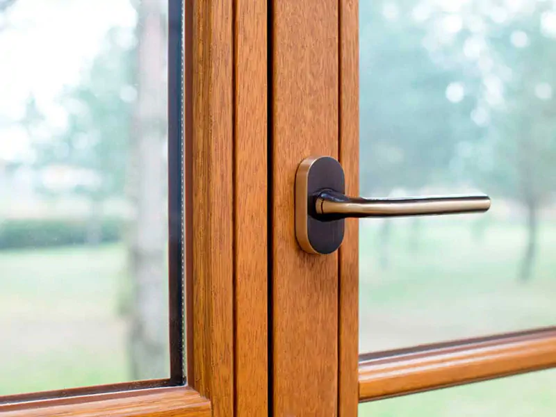 Okno drewniane na użytkowym poddaszu